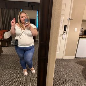 Meet your Posher, Ashlee